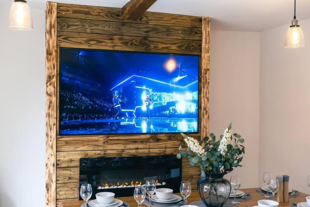 4 Bedroom - Sleep 9 Home In Cheadle Staffordshire - Alton Towers Polar Express Dimmingsdale Peak District Trentham Gardens Water World Eksteriør bilde
