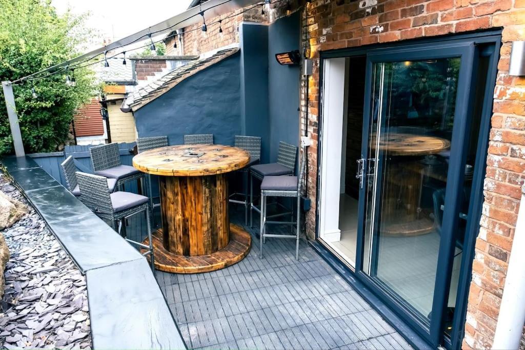 4 Bedroom - Sleep 9 Home In Cheadle Staffordshire - Alton Towers Polar Express Dimmingsdale Peak District Trentham Gardens Water World Eksteriør bilde