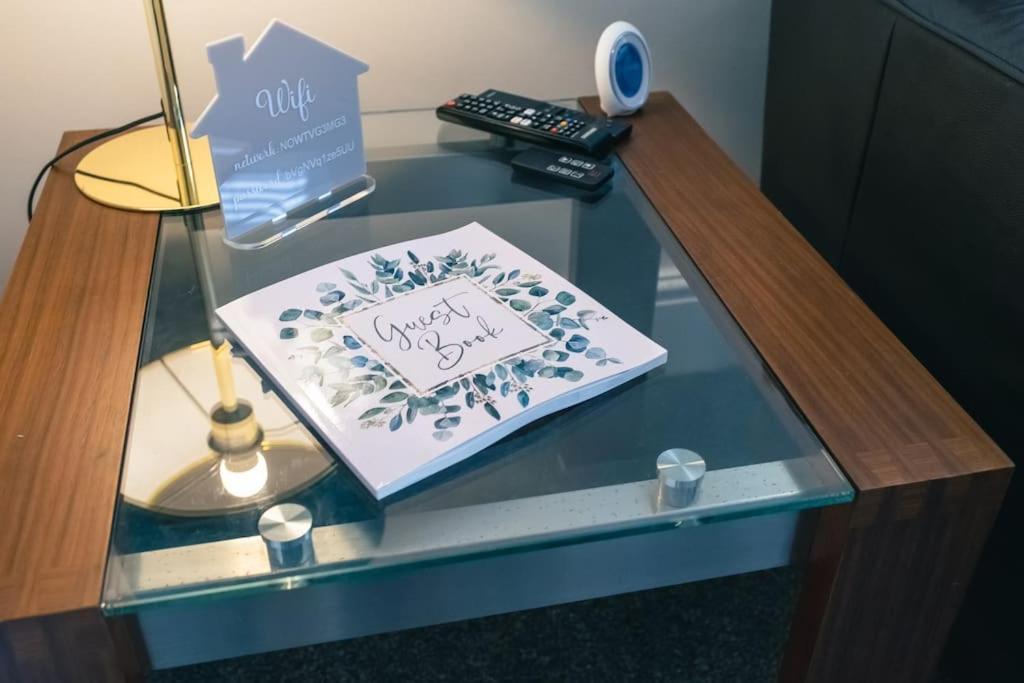 4 Bedroom - Sleep 9 Home In Cheadle Staffordshire - Alton Towers Polar Express Dimmingsdale Peak District Trentham Gardens Water World Eksteriør bilde